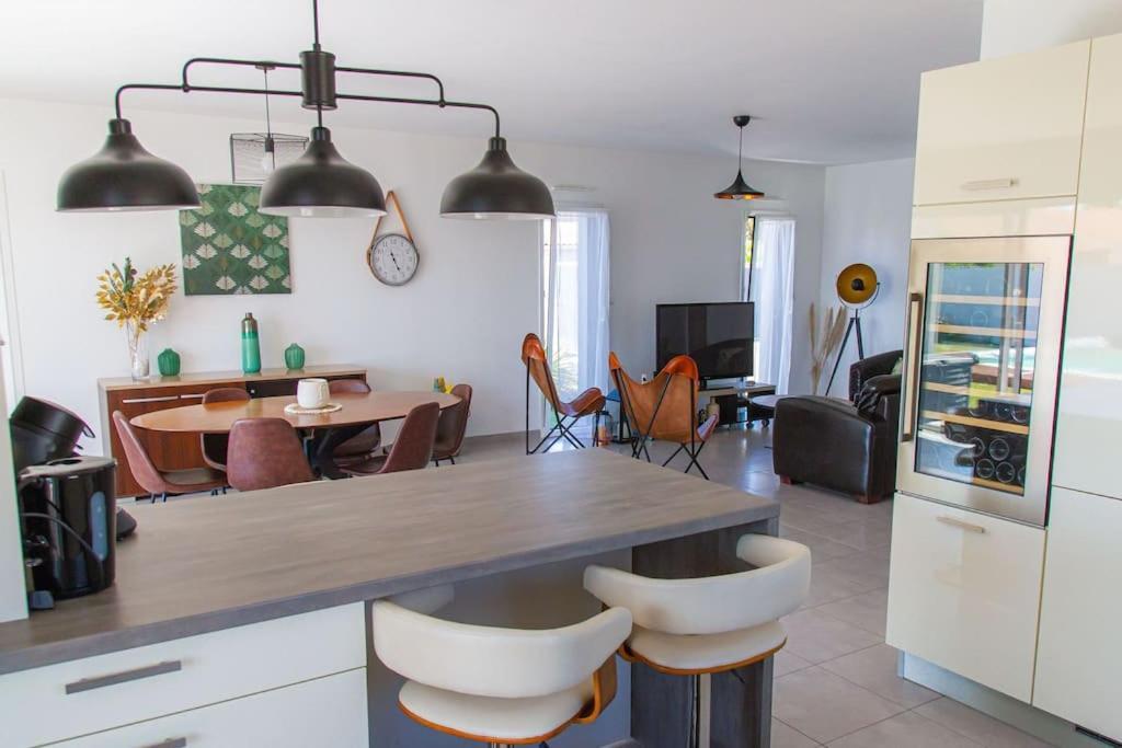 Villa Avec Piscine Chauffee Trois Chambres Saint-Sulpice-de-Royan Экстерьер фото